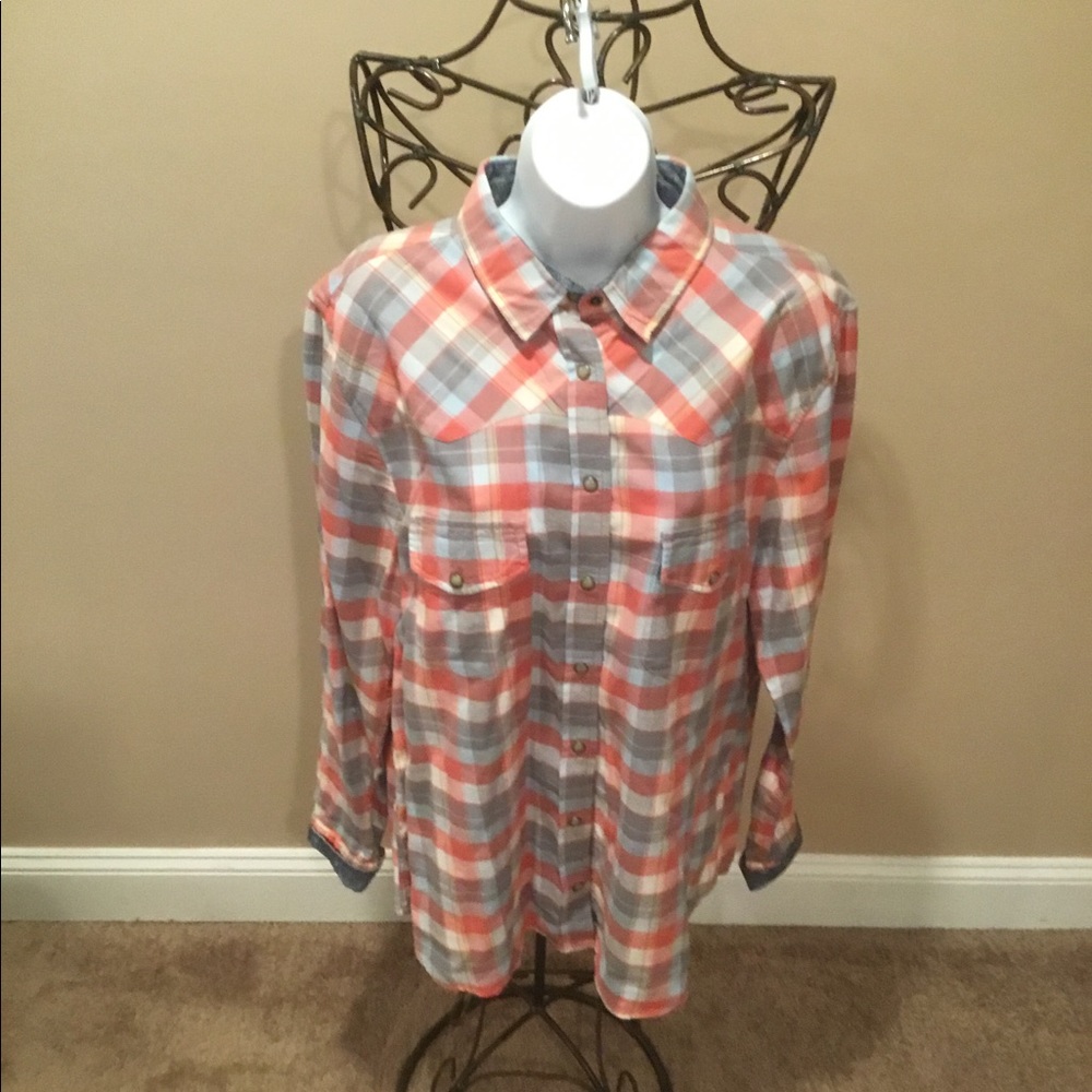 BUTTON DOWN SHIRT